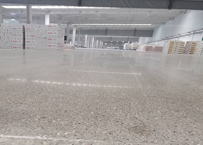 石家莊康富斯完美交付大型車間固化地坪施工！