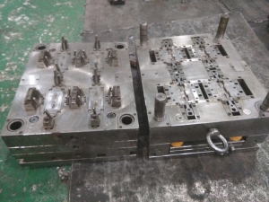 汽車配件雨刮塑膠模具，注塑模具制造，精密模具加工