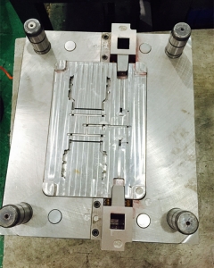 外殼塑料模具201330，深圳塑膠模具廠，精密模具加工