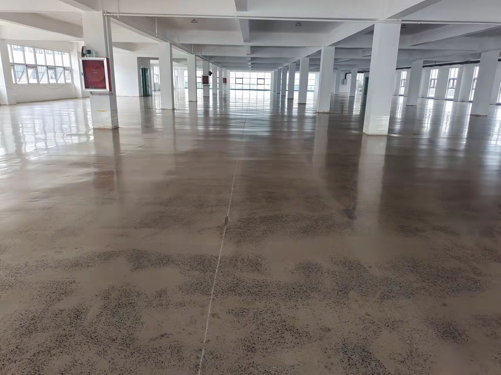 石家莊某企業(yè)地坪施工收尾了！